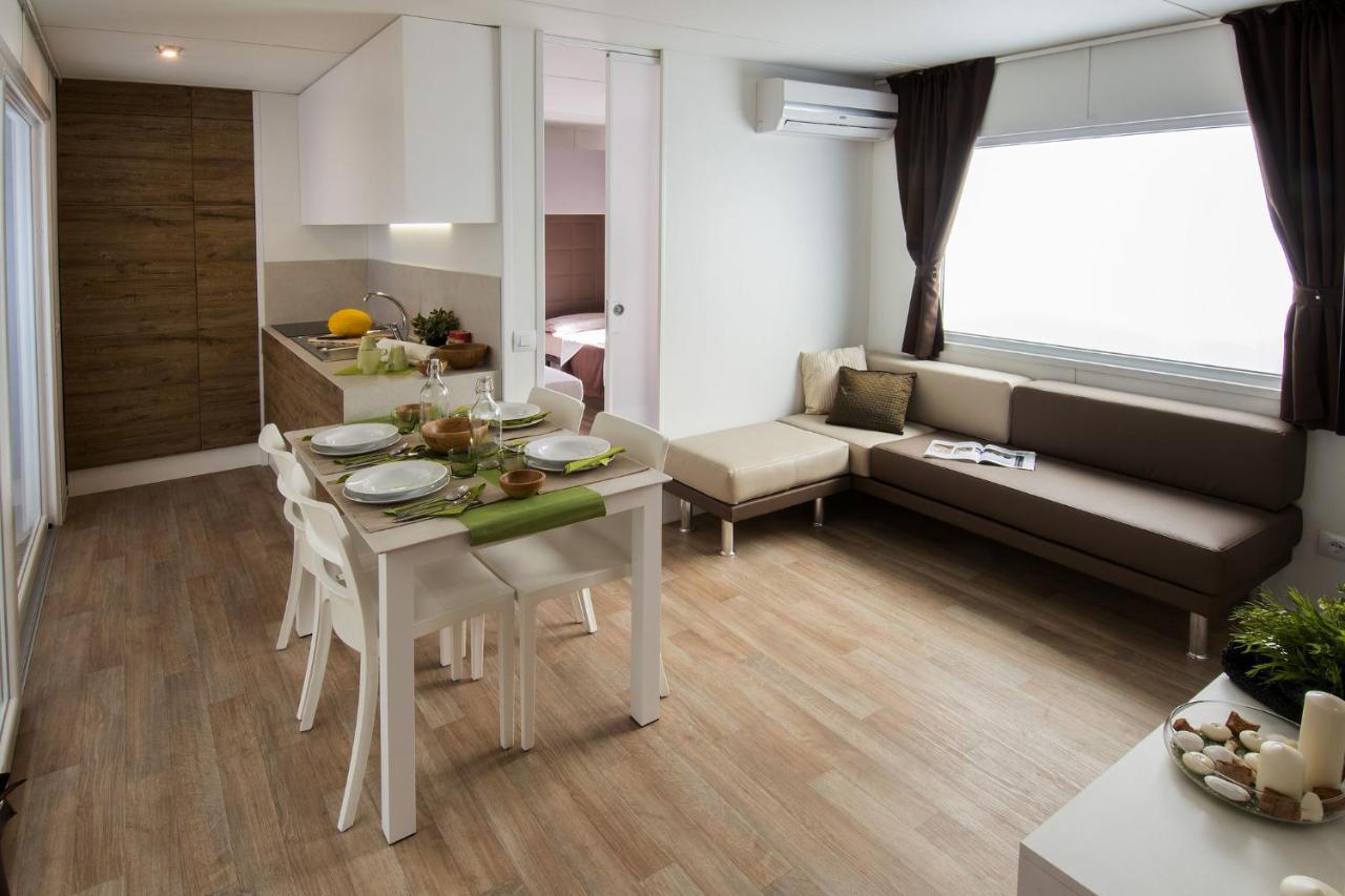 Отель Casa Mobile Gustocamp A Каорле Экстерьер фото